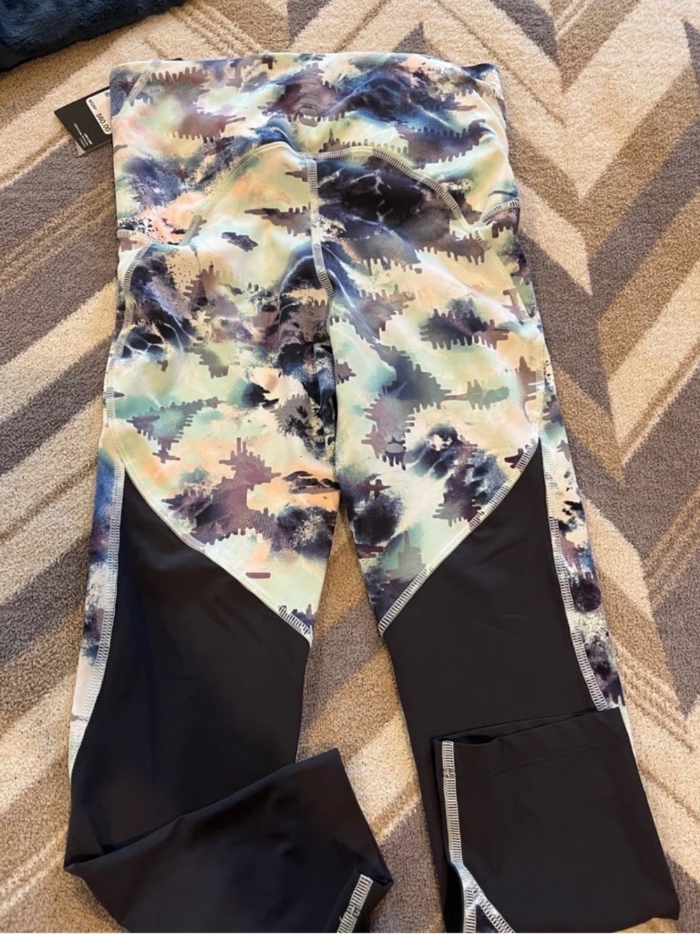 Under Armour Capri leggings Women's HeatGear compression multicolored design - Picture 12 of 12